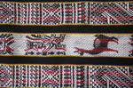 Laden Sie das Bild in den Galerie-Viewer, Huaco Stoff Ethno bunt gestreift aus Peru, webstoff Meterware zum Nähen, DIY Fabric, 50 cm, Schwarz
